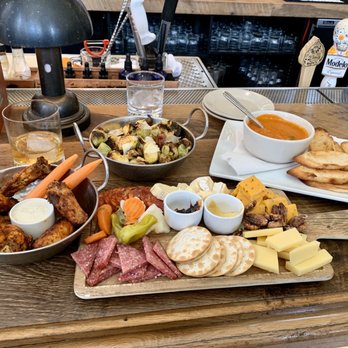 Buckeye Bourbon House - Plenty of appetizer options - Cocktail Bars Near Me - Columbus, Ohio