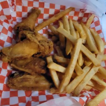 Mr Wonderfuls Chicken and Waffles - Food Trucks Near Me - Gilbert, Arizona Mr Wonderfuls Chicken and Waffles - Food Trucks Near Me - Gilbert, Arizona