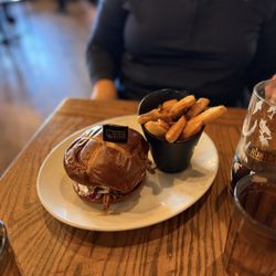 49th State Brewing - Anchorage - The pulled pork sandwich