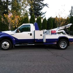 J & B Towing - Truck #1 Ford F550
Dynamic 601B with recovery Boom.
This beauty be will tow anything from a Corvette to a 3500 series truck.
