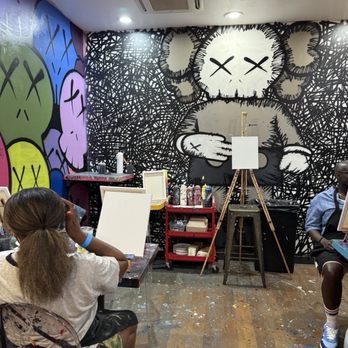 Paint N Pour - Paint & Sip Near Me - New York, New York Paint N Pour - Paint & Sip Near Me - New York, New York