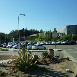 Cal Poly Pomona College of Business Administration - Walking up to it.