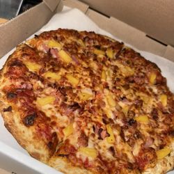 Cork-N-Bottle - Hawaiian pizza