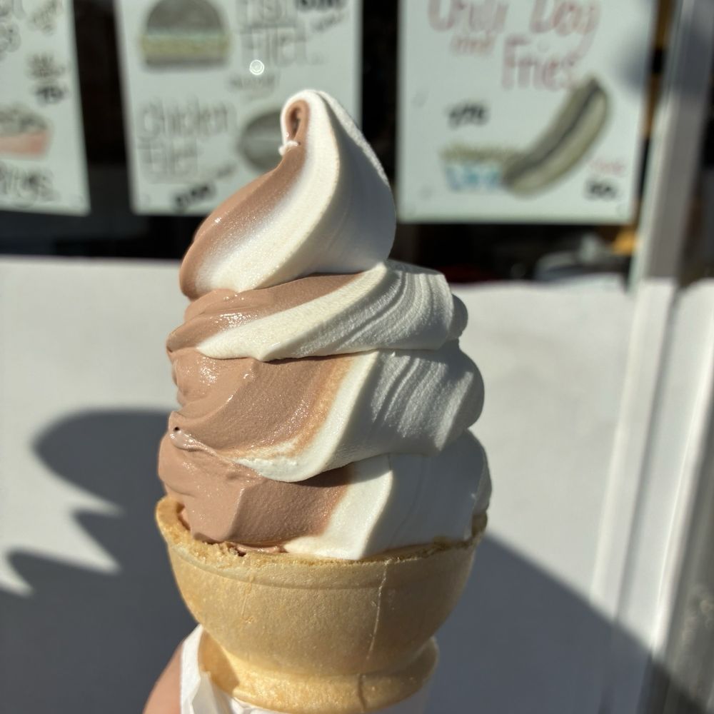 Lee's Dairy Treat - Ice Cream & Frozen Yogurt Near Me - Brookfield, Wisconsin Lee's Dairy Treat - Ice Cream & Frozen Yogurt Near Me - Brookfield, Wisconsin