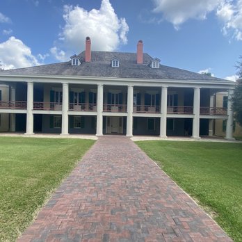 Destrehan Plantation - Front of the mansion - Landmarks & Historical Buildings Near Me - Destrehan, Louisiana