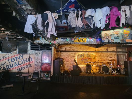 Capt Tony’s Saloon by null