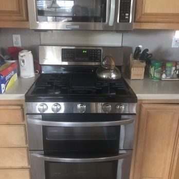 JV Cabinets - BEFORE: Old look before JV Cabinets worked their magic! - Cabinetry Near Me JV Cabinets - BEFORE: Old look before JV Cabinets worked their magic! - Cabinetry Near Me