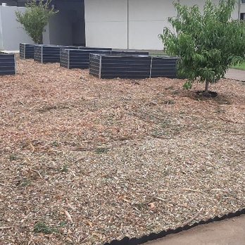 Acosta Tree Service - Mulch used in the garden - Tree Services Near Me Acosta Tree Service - Mulch used in the garden - Tree Services Near Me