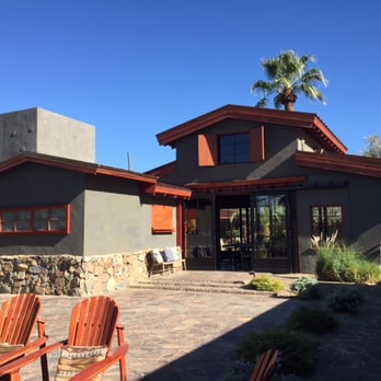 Sparrows Lodge - adorable barn communal area - Hotels Near Me - Palm Springs, California Sparrows Lodge - adorable barn communal area - Hotels Near Me - Palm Springs, California