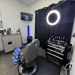 Clean modern good energy shop