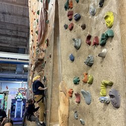 Vertical Endeavors- Duluth - Climbing wall