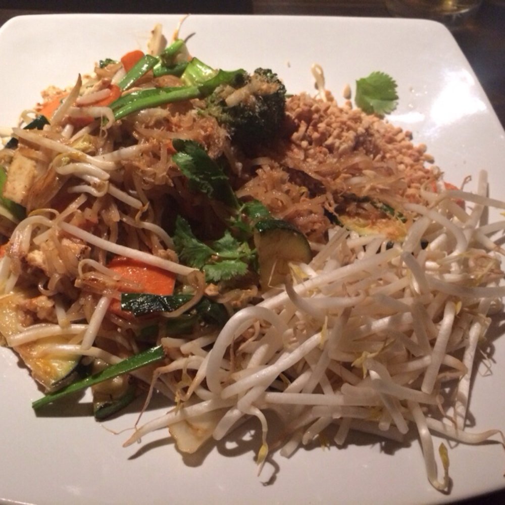 Similan Thai Restaurant - Pad thai - Thai Near Me - Solana Beach, California Similan Thai Restaurant - Pad thai - Thai Near Me - Solana Beach, California