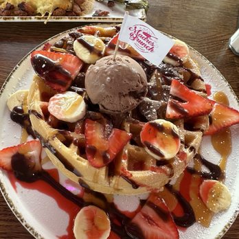 Madres Brunch - Hazel waffle - Breakfast & Brunch Near Me - Long Beach, California Madres Brunch - Hazel waffle - Breakfast & Brunch Near Me - Long Beach, California