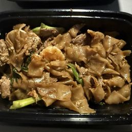 Pad Se-Ew shrimp and steak combo Pad Se-Ew shrimp and steak combo