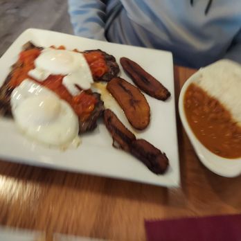 El Peñol - Steak with sauce, eggs, white rice, and beans - Colombian Near Me - Boston, Massachusetts