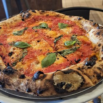 Double Zero Pie & Pub - Margherita pie - Pizza Near Me - Las Vegas, Nevada