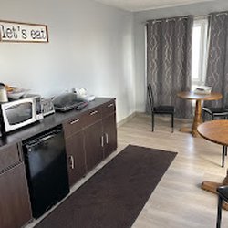 Sundowner Motel - Breakfast Bar and Seating