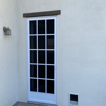 RJ Mobile Screens - Rear screen door. Auto closing. Self latching. Pet screen. - Windows Installation Near Me RJ Mobile Screens - Rear screen door. Auto closing. Self latching. Pet screen. - Windows Installation Near Me