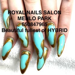 Royal Nails Salon - Such a great color combination!