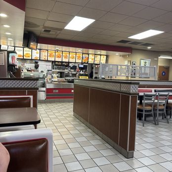 Carl's Jr - Clean!! And working Hard! - Burgers Near Me - Rocklin, California