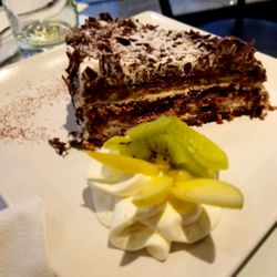 Cafe Restaurant Black - Black forest cake