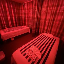 Bay Plaza Foot Spa - Area where you can do massages for two people. We enjoyed the 70 min combo massage