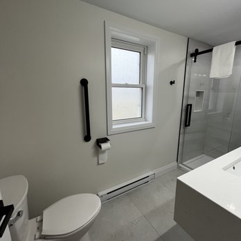 The Kiwi Motel - completely renovated washroom - Hotels Near Me - Grand Bend, Ontario The Kiwi Motel - completely renovated washroom - Hotels Near Me - Grand Bend, Ontario