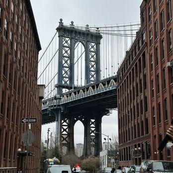 Dumbo - Iconic photo op - Landmarks & Historical Buildings Near Me