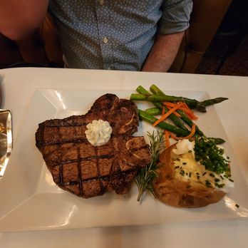 Harris' Restaurant - Steakhouses Near Me - San Francisco, California
