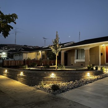 Applewood Landscaping - Front yard retaining wall and lights - Landscaping Near Me - Saratoga, California Applewood Landscaping - Front yard retaining wall and lights - Landscaping Near Me - Saratoga, California