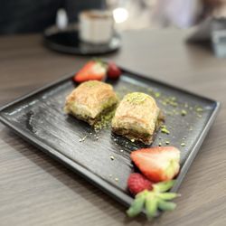 Turkish Coffee House - Baklava, cold and too sweet (more than usual)