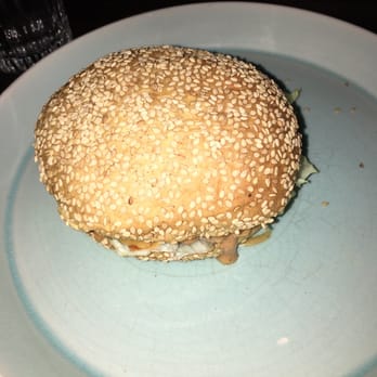 &Moshik - Tomato burger - Modern European Near Me - Amsterdam, New Hampshire