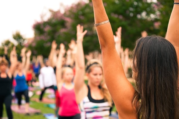 lululemon by null