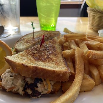 Gill's By The Bay - Tuna melt - Seafood Near Me - Eureka, California Gill's By The Bay - Tuna melt - Seafood Near Me - Eureka, California