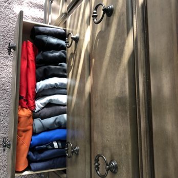 Hang It Up Laundry Service - Neatly folded clothes - Laundry Services Near Me Hang It Up Laundry Service - Neatly folded clothes - Laundry Services Near Me