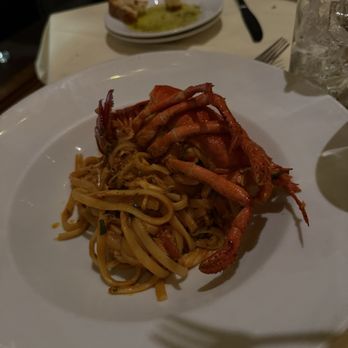 Il Pastaio - Linguine con Crostacei - Italian Near Me - Beverly Hills, California