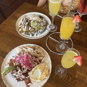 Madres Brunch - Breakfast & Brunch Near Me - Bellflower, California