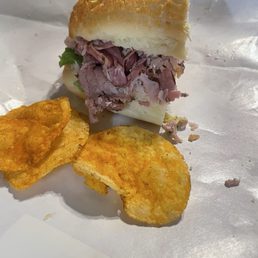 Bbq chips & 1/2 sammiches of Rat pack!!! Bbq chips & 1/2 sammiches of Rat pack!!!