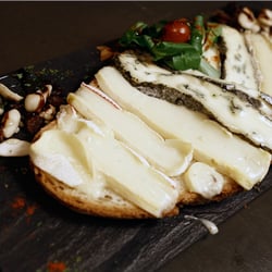 Cheese's Art - Tostada de Quesos