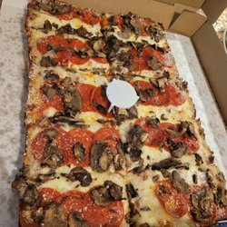 Uncle Andy's Pizza - Large Detroit style with pepperoni and mushrooms