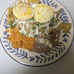 Sazon Oaxaqueño - Chilaquiles verdes o rojos 13.99
