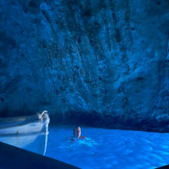 Grotta Azzurra - Blue Grotto - People swimming - Beaches Near Me - Anacapri, NA Grotta Azzurra - Blue Grotto - People swimming - Beaches Near Me - Anacapri, NA