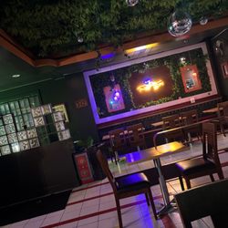 Traphouse Caribbean - Inside funky vibe was perfectly fun