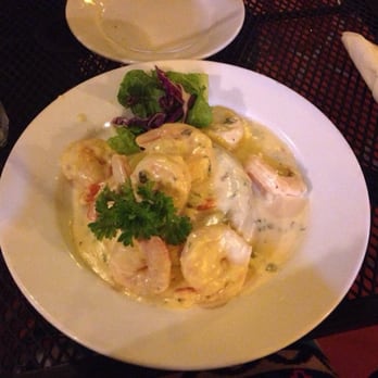 La Parrilla - Mofongo con camarones y una salsa de queso blanco - Latin American Near Me - Luquillo, Puerto Rico La Parrilla - Mofongo con camarones y una salsa de queso blanco - Latin American Near Me - Luquillo, Puerto Rico