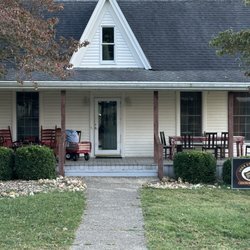 Donkeytown Turner Farms - The Farmhouse - just 1 of the places to stay