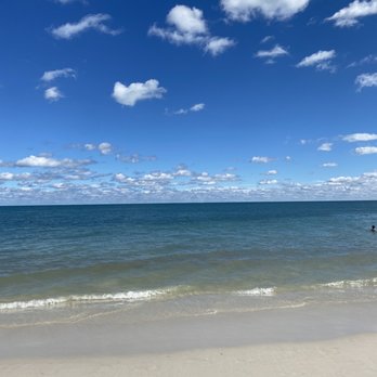 Dune Oceanfront Burger Lounge - Water views - Burgers Near Me - Key Biscayne, Florida