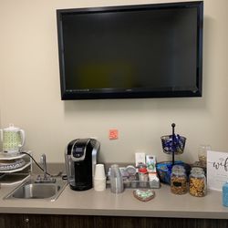 Valley Skin Institute - Inner waiting area, when you're having a procedure done. Nice touch!