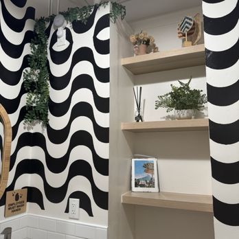 Padoca - Beautifully decorated bathroom - Bakeries Near Me - San Bruno, California