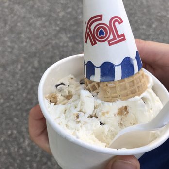 Sweet Pea's Ice Cream - Ice Cream & Frozen Yogurt Near Me - Ogunquit, Maine