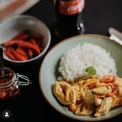 Chili - Tagesgericht: Hühnercurry mit Basmati Reis